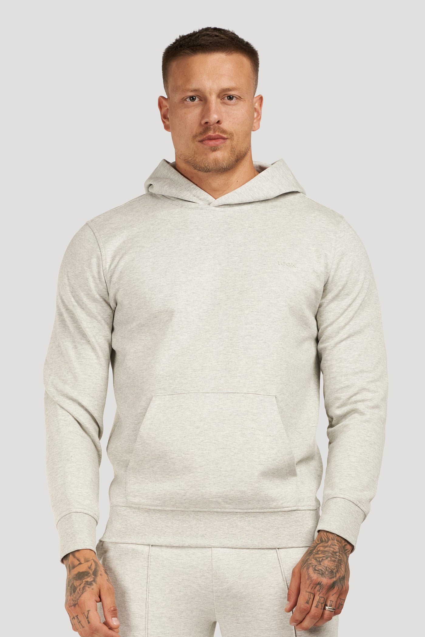 LE SWEAT À CAPUCHE SPORTIF GRIS ANTHRACITE